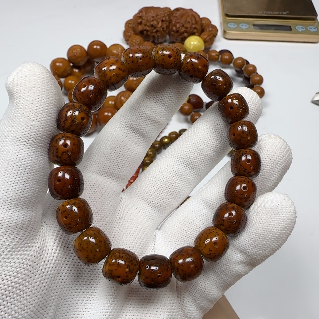 吊坠星月菩提手串一条