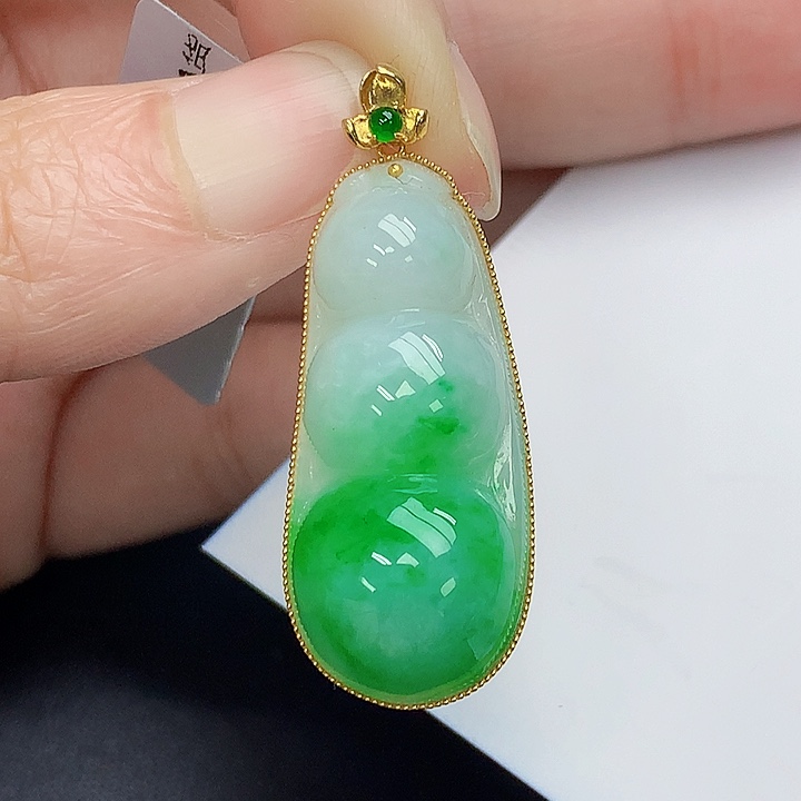 颈饰18K金镶嵌翡翠天然A货