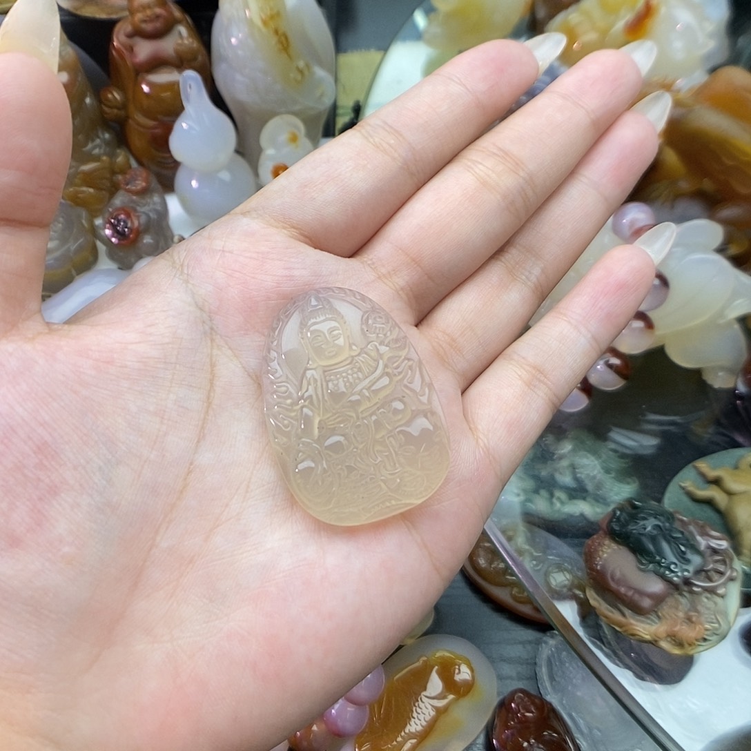 小***悦玛瑙/玉髓未镶嵌颈饰