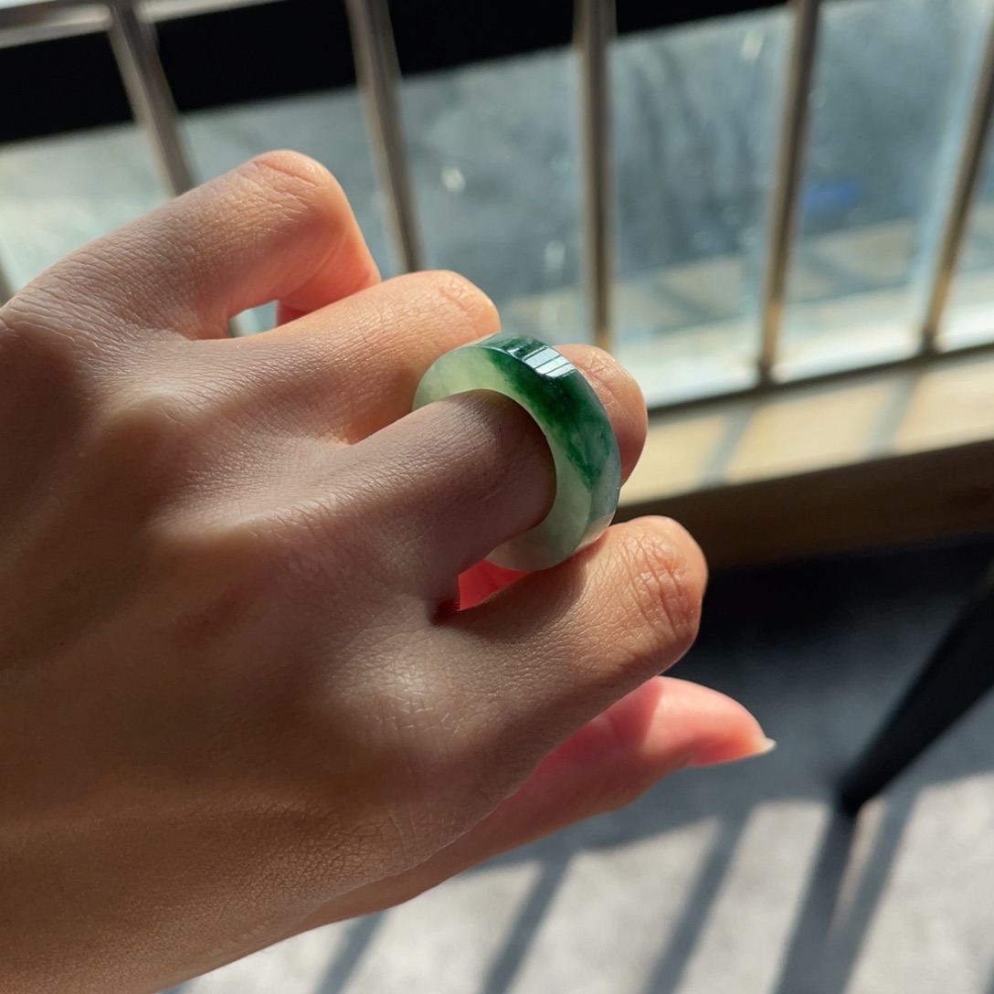 定制翡翠未镶嵌戒指