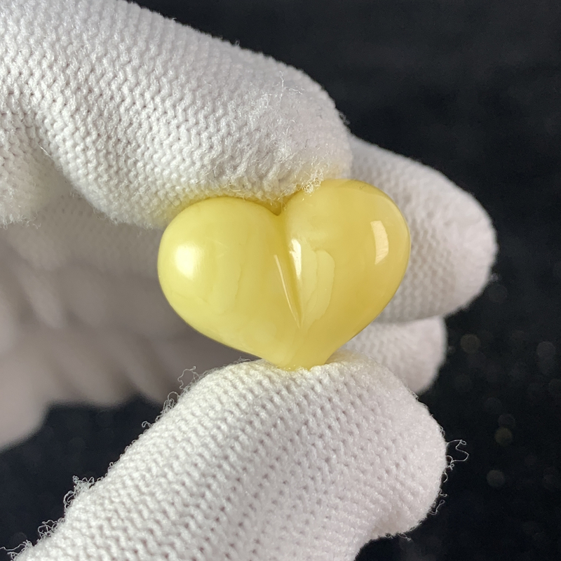 P1076保真原矿俄料尺寸20*15.8mm蜜蜡屁桃爱心单颗隔珠支持复检