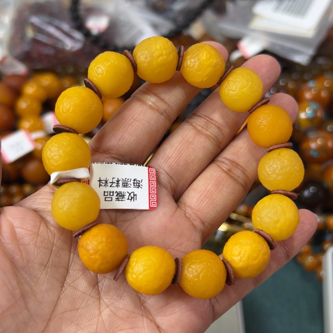 未镶嵌琥珀珠宝奇石