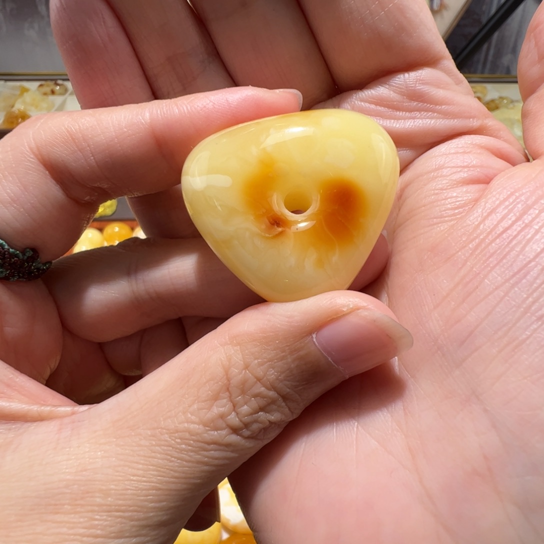 琥珀未镶嵌裸石蜜蜡