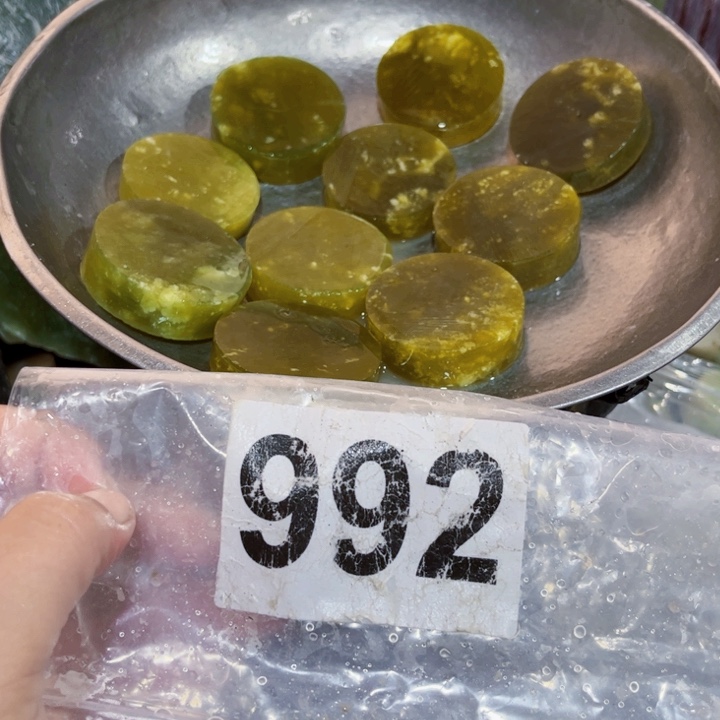耗***子蛇纹石玉未镶嵌岫玉