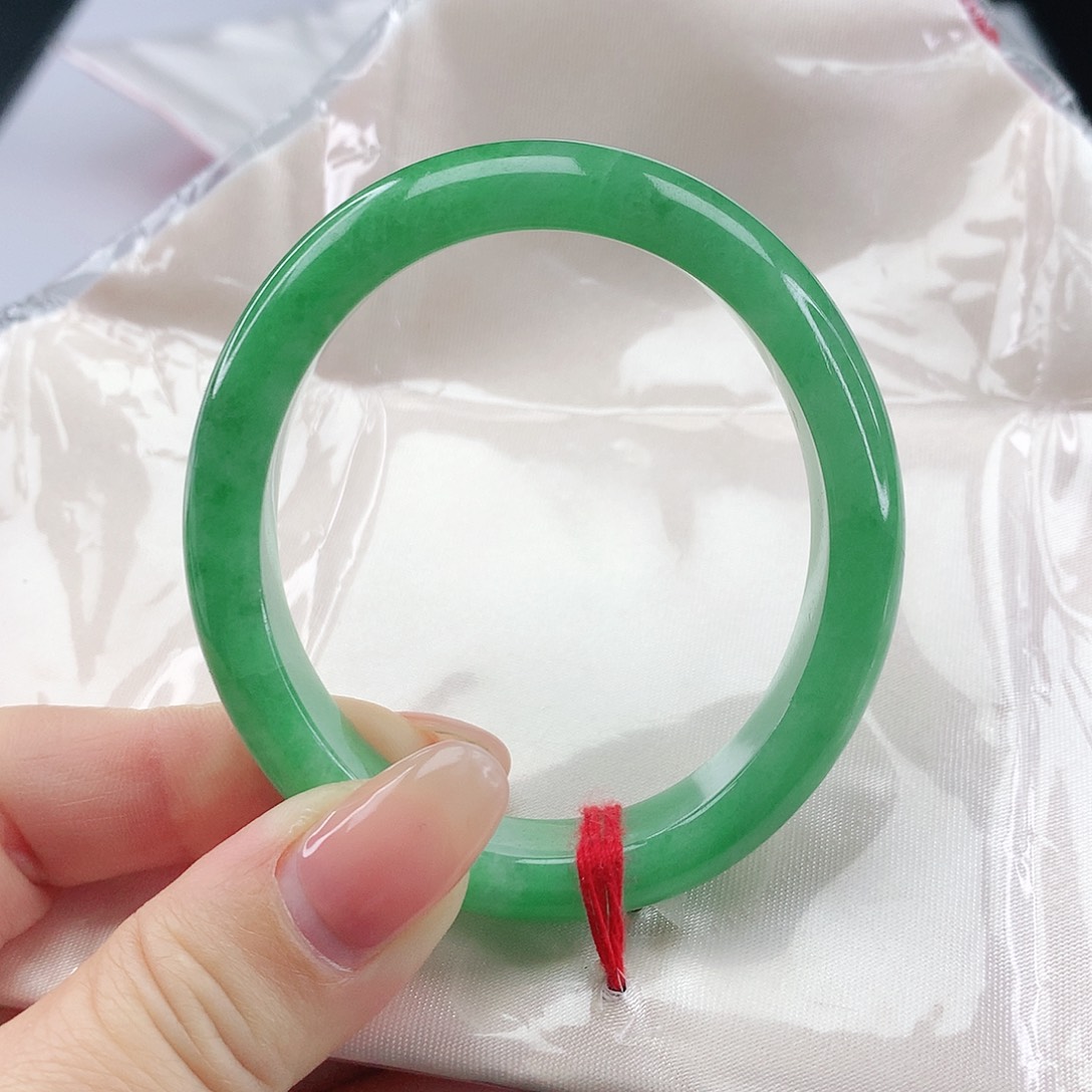 翡翠手镯未镶嵌翡翠226