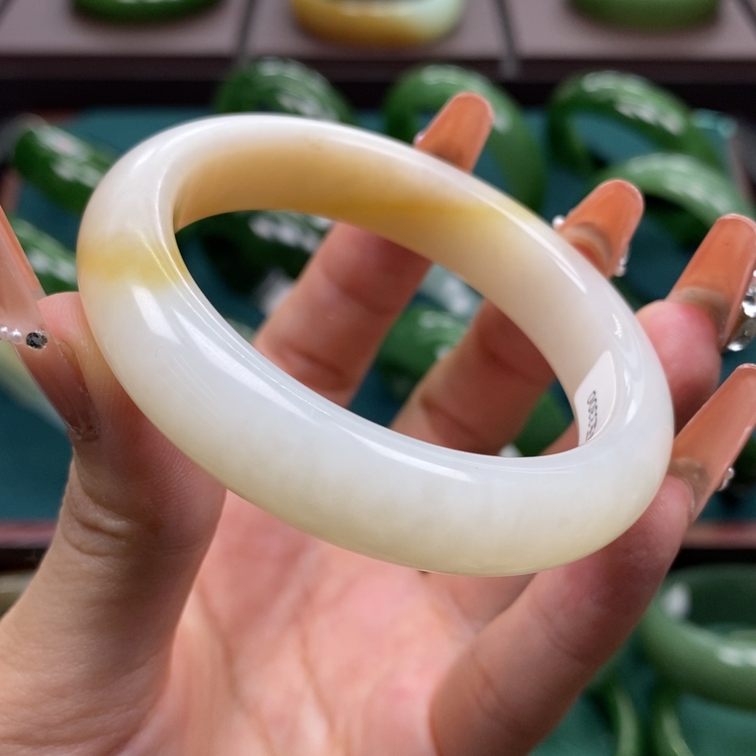 和田玉未镶嵌手镯5152