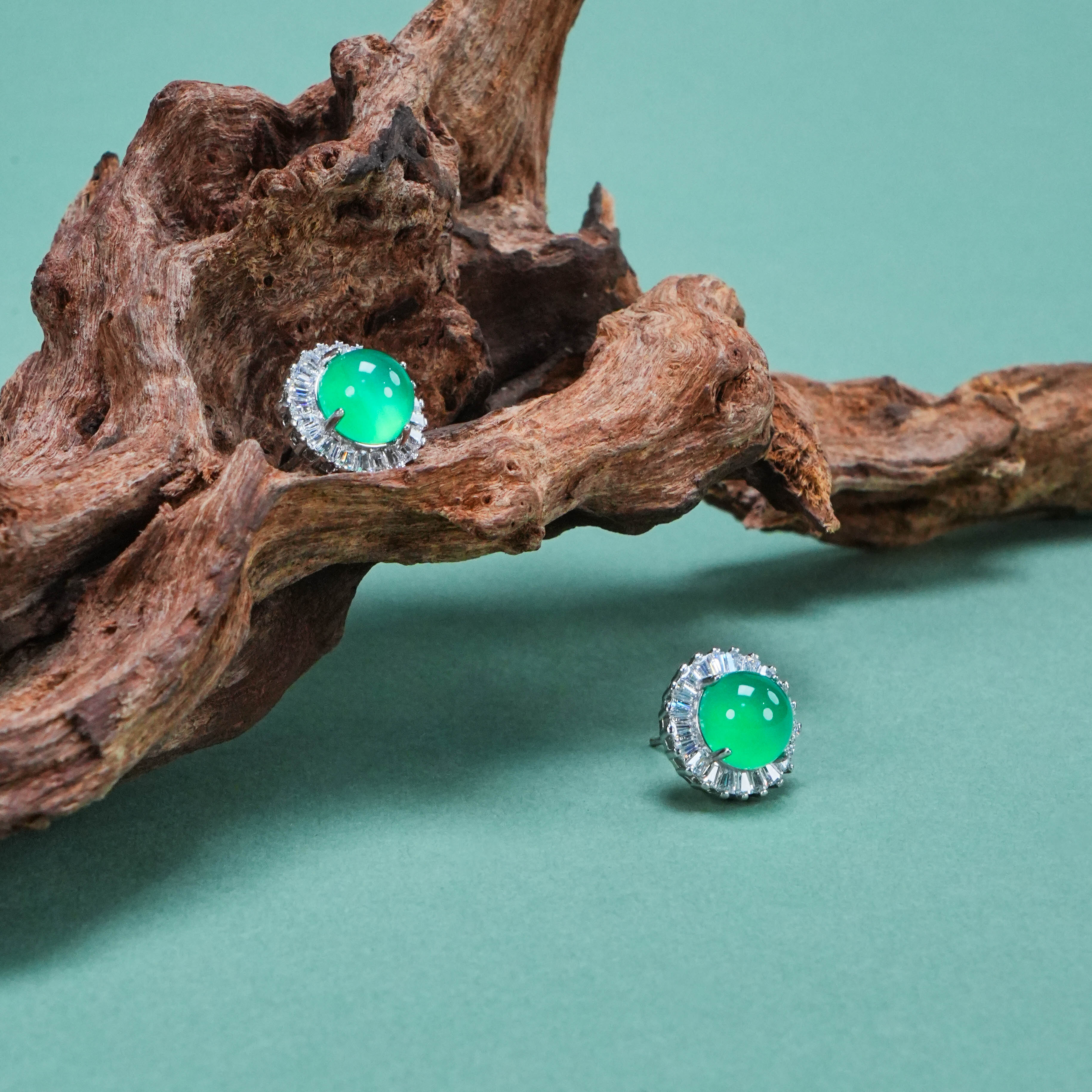 Y-775 天然玉髓围镶耳钉