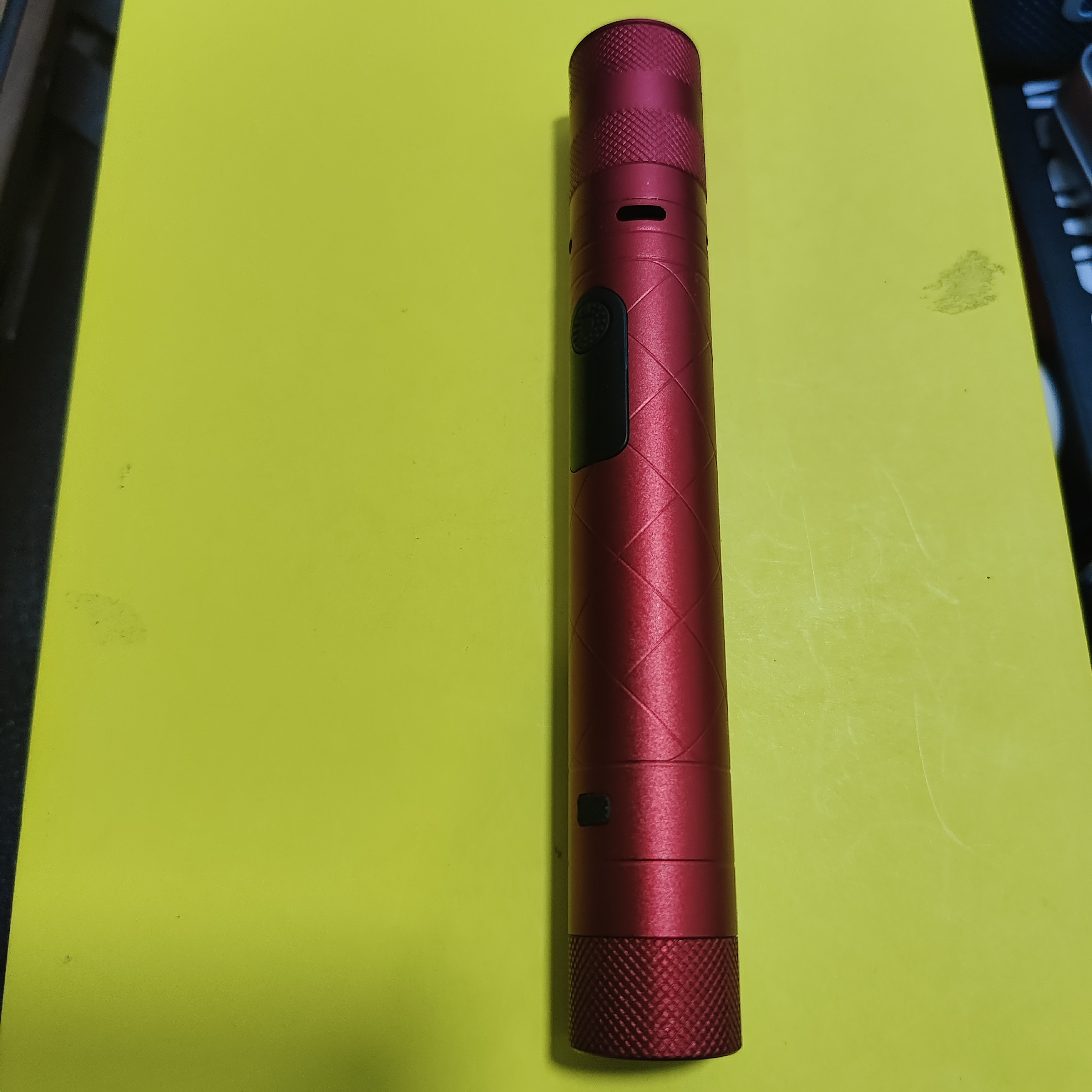 高强度防爆大功率户外防身防狼神器多功能报警手电筒