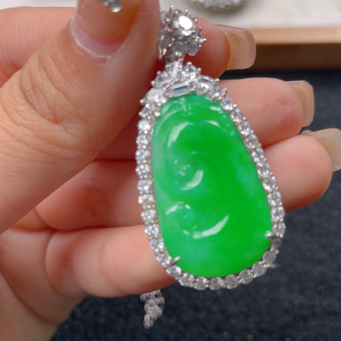 翡翠颈饰银S925镶嵌b b h j j