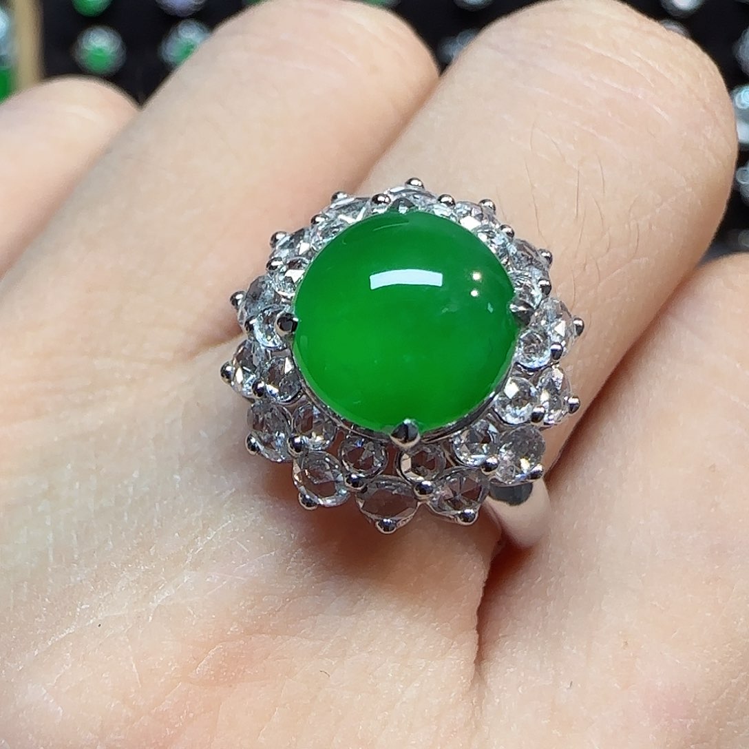 翡翠戒指18K金镶嵌戒指