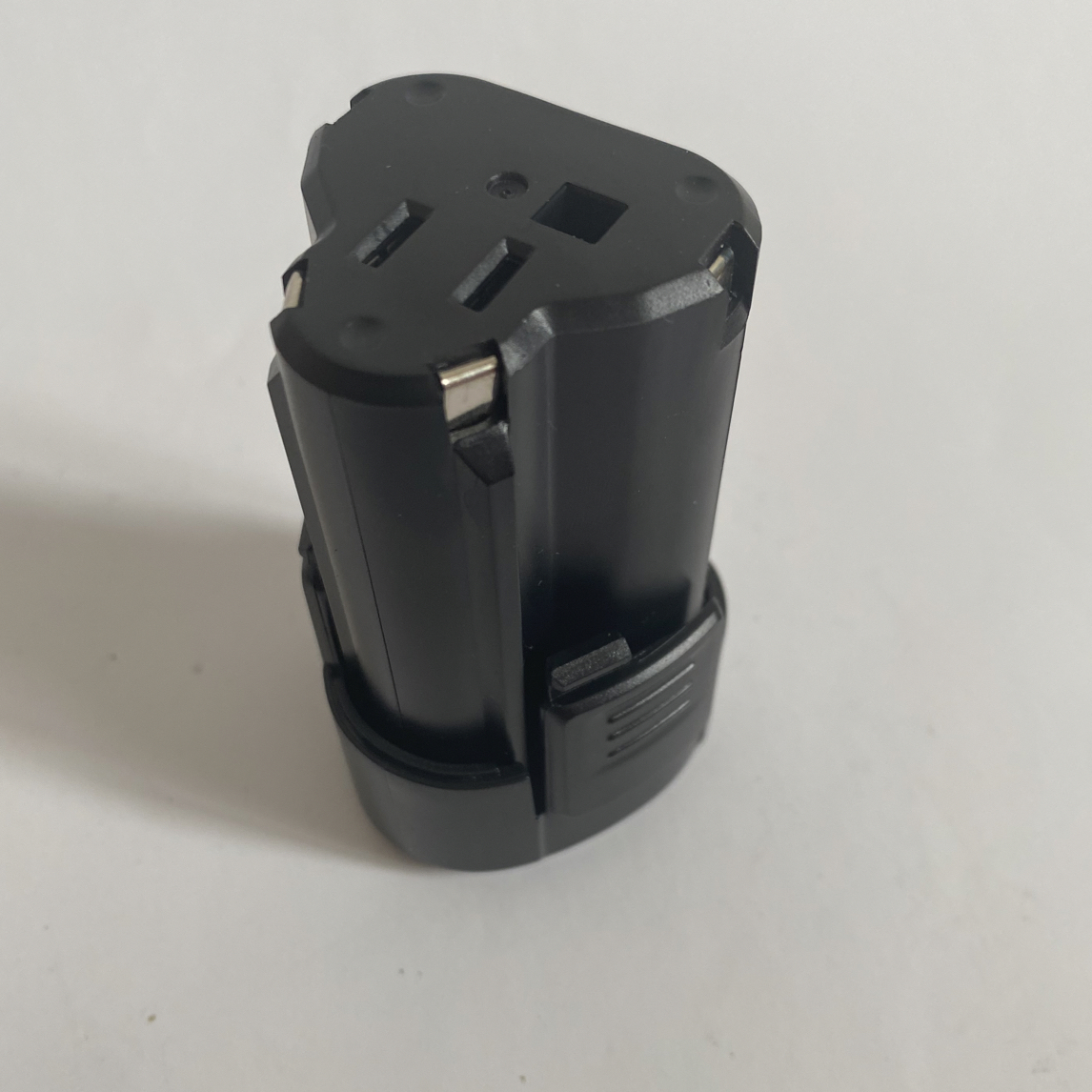 威克士12v3.0通用电池，采用进口lg电芯，比原装好很多