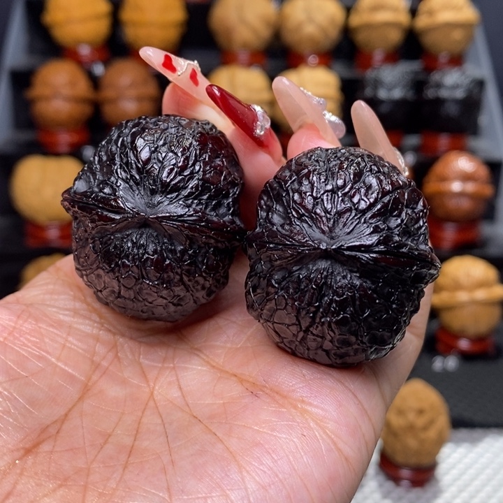 文玩核桃把件富**黄金丝绣球12号