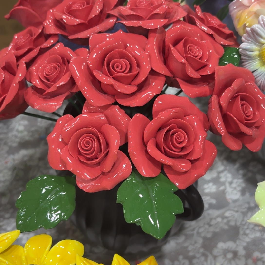 陶瓷花，拍满20发货，退款拉黑，十朵，带四片陶瓷叶