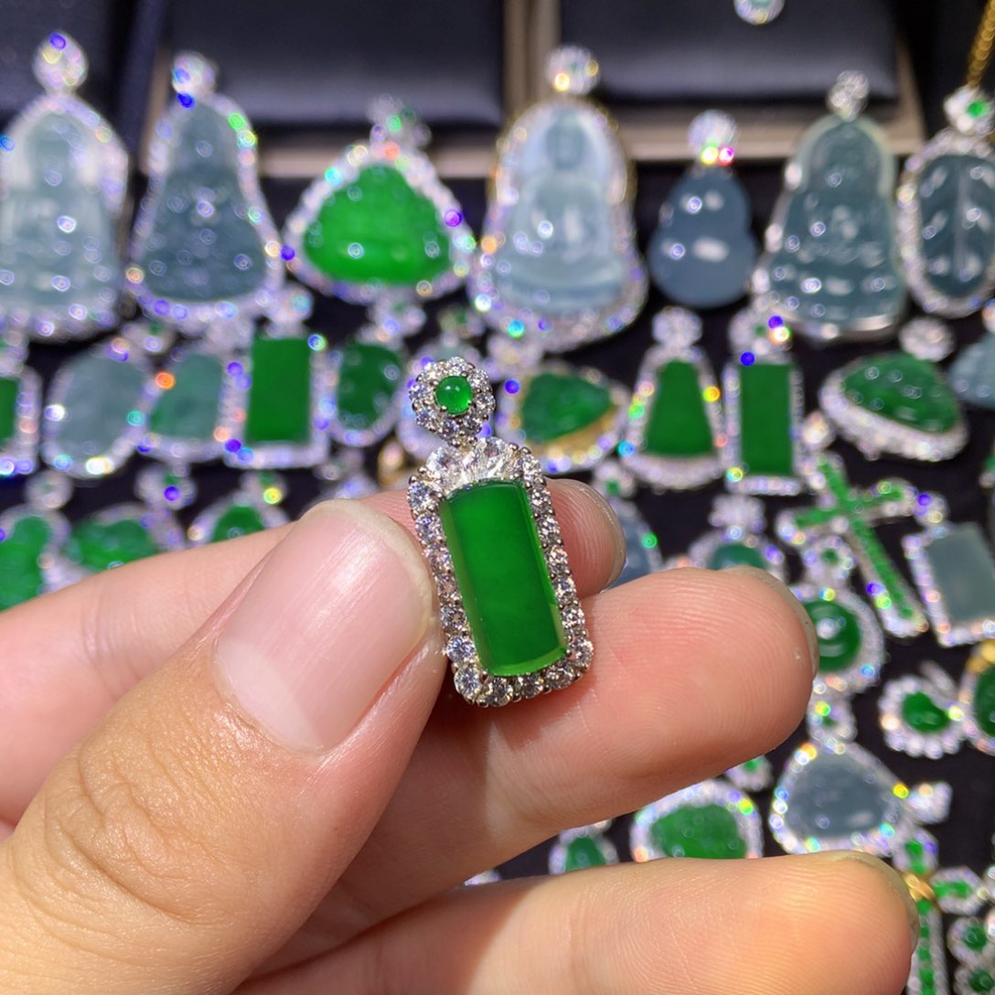 翡翠银S925镶嵌颈饰亮****星7668656765677