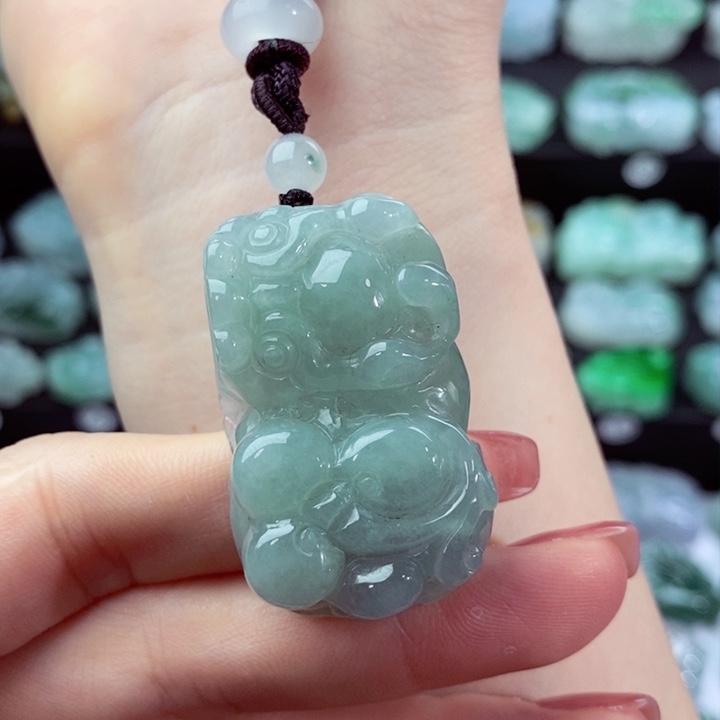 翡翠颈饰未镶嵌天然