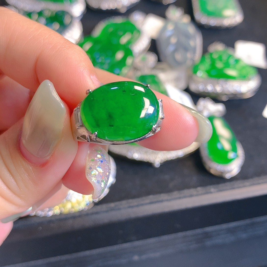 翡翠颈饰银S925镶嵌翡翠