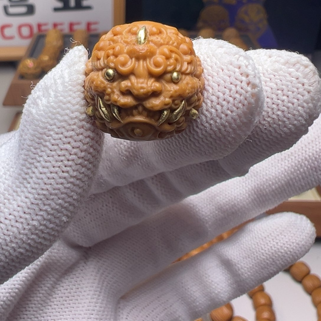 文玩核桃把件镶嵌款唐狮18左右尺寸全品有正常封口线