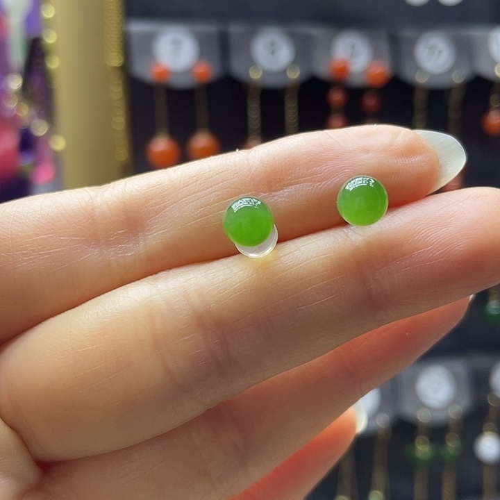 和田玉18K金镶嵌耳饰