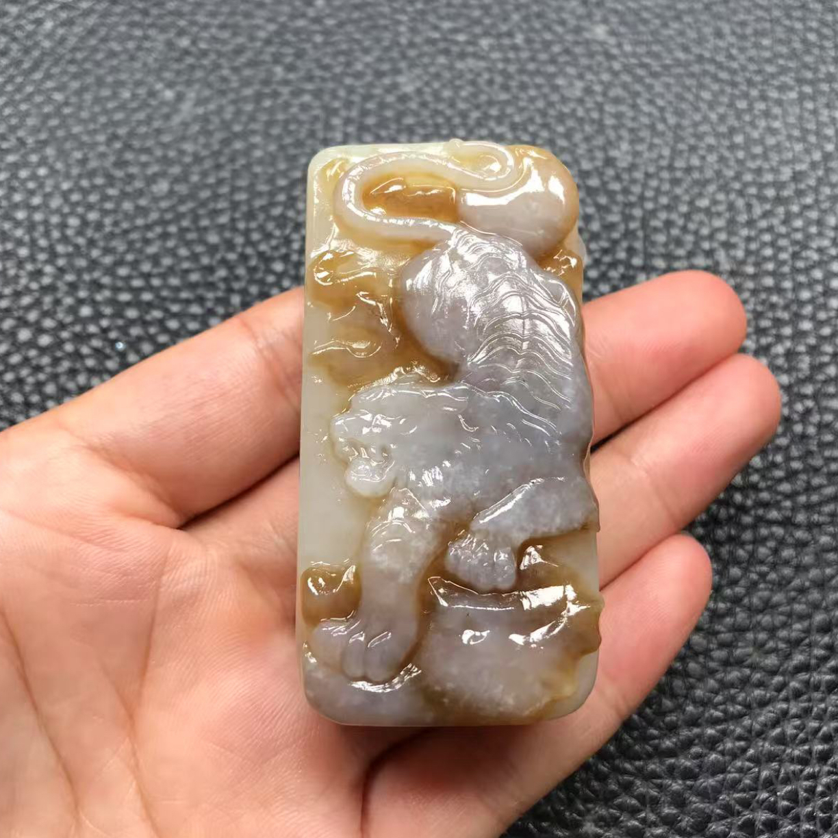 和田玉老虎，实物漂亮