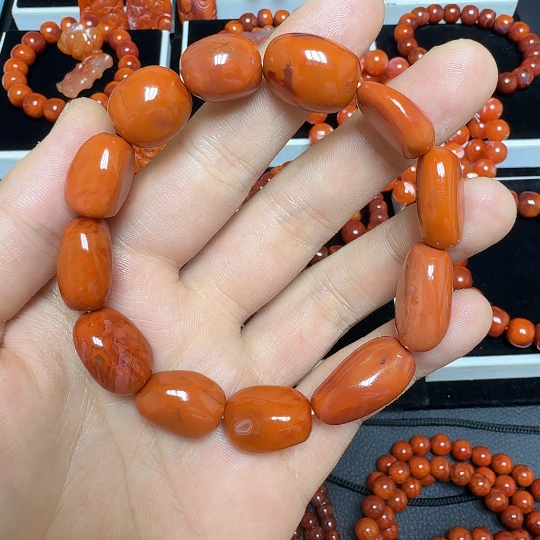 南红玛瑙未镶嵌川料瓦西满色满肉柿子红随型手链56.8g