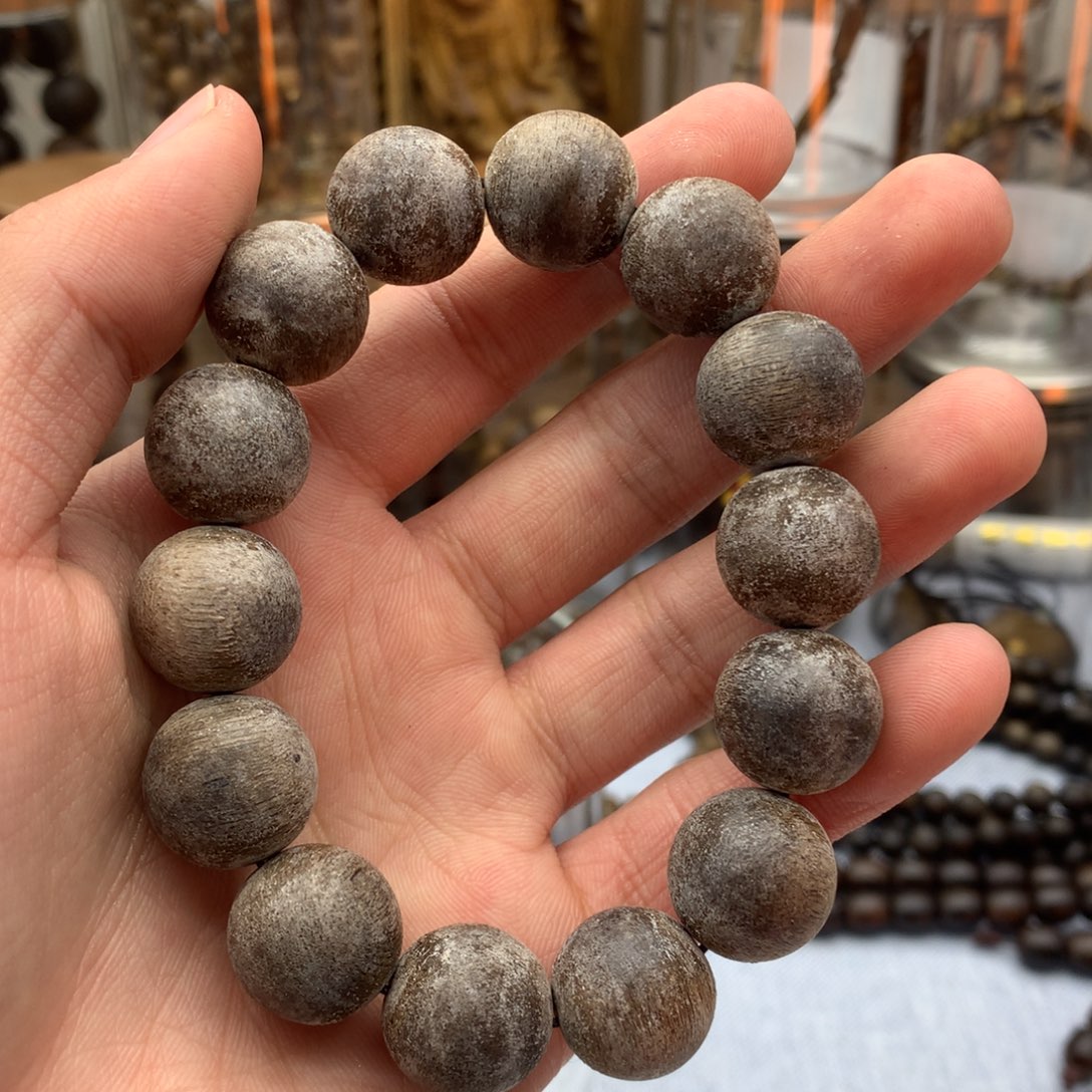 沉香沉香碎屑结晶