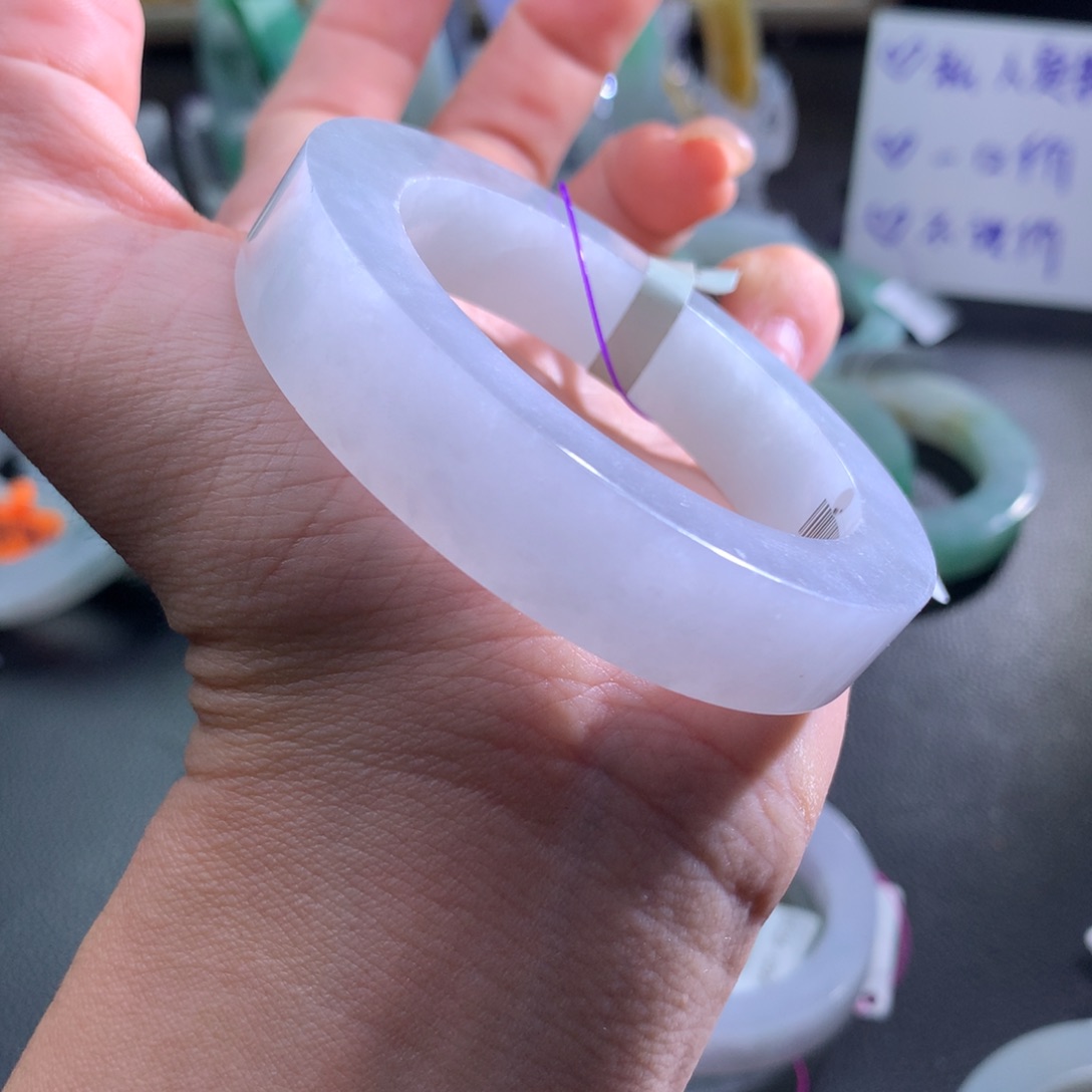 定制翡翠未镶嵌翡翠手镯