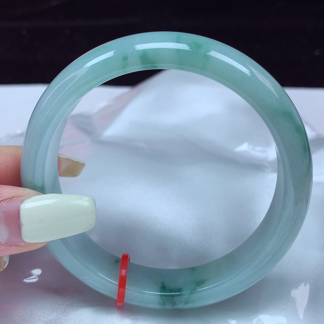 翡翠手镯未镶嵌59圈