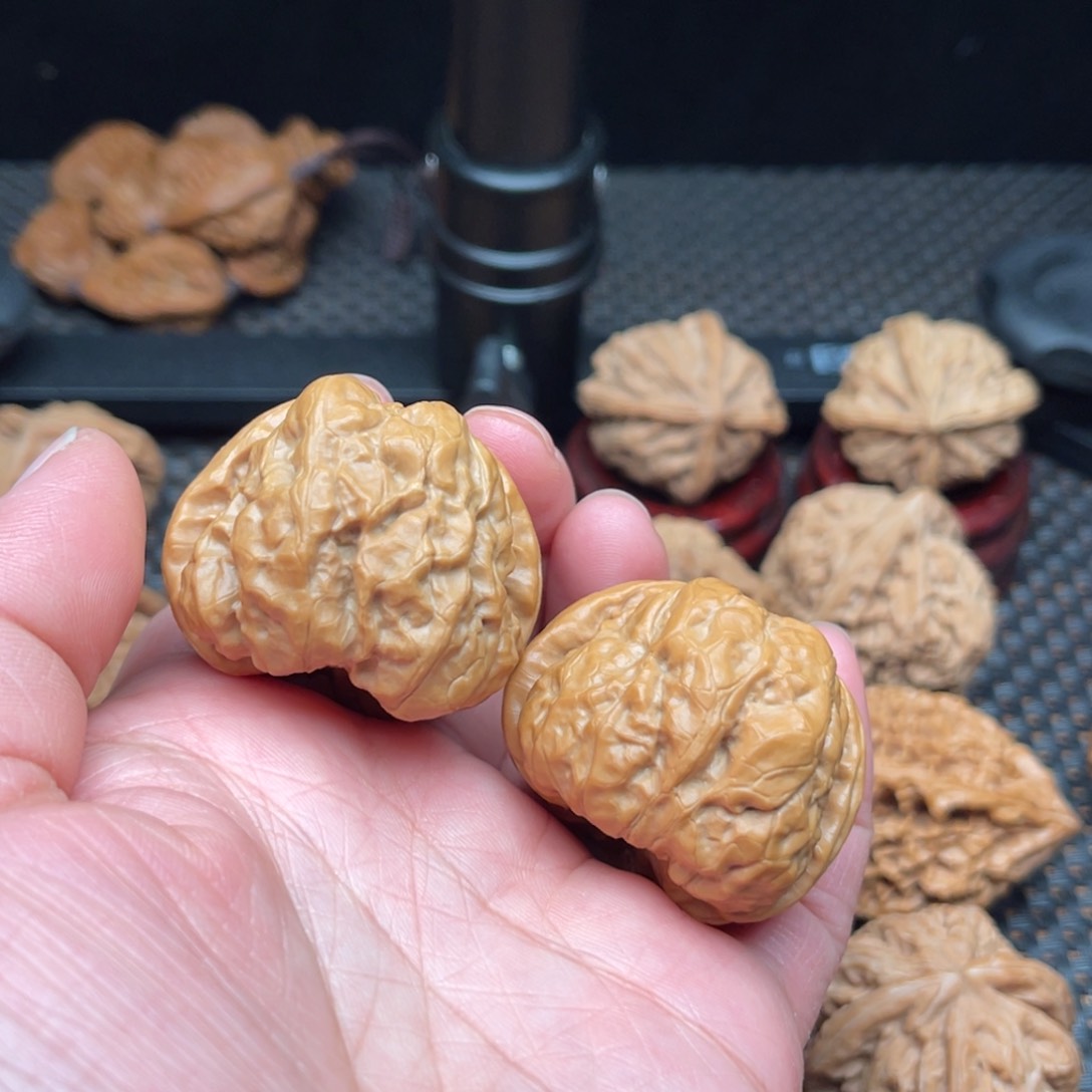 文玩核桃吊坠40尺蛤蟆头