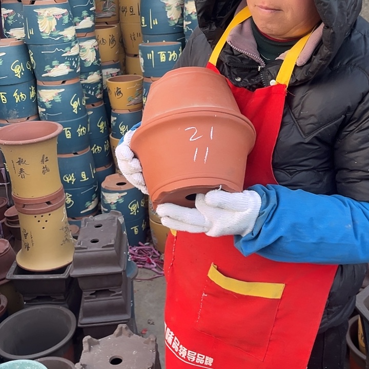 紫砂花盆紫砂花盆也