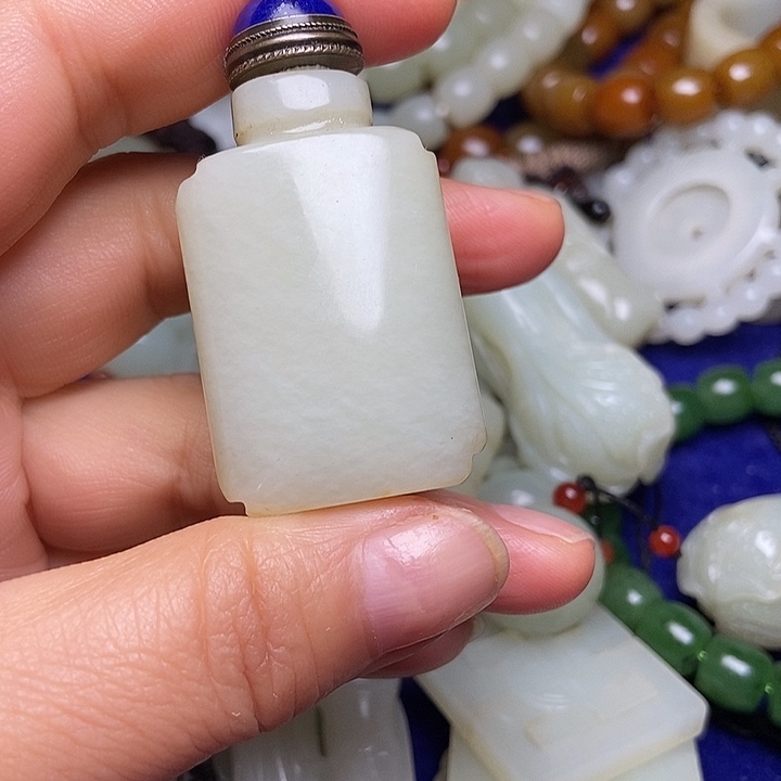 吊坠(不含链)未镶嵌和田玉（碧玉）中***当