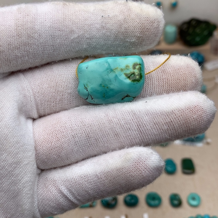 绿松石未镶嵌珠宝奇石