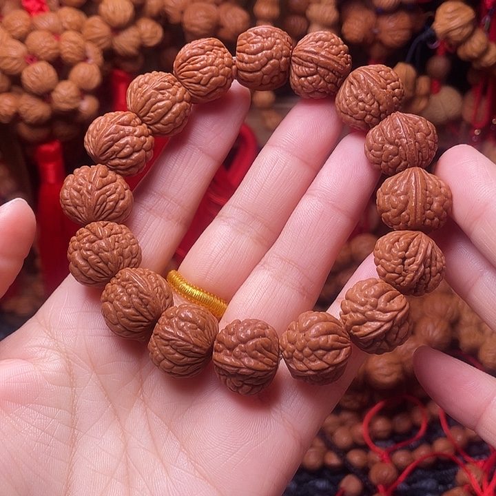 木质类龙纹桃枭挂件