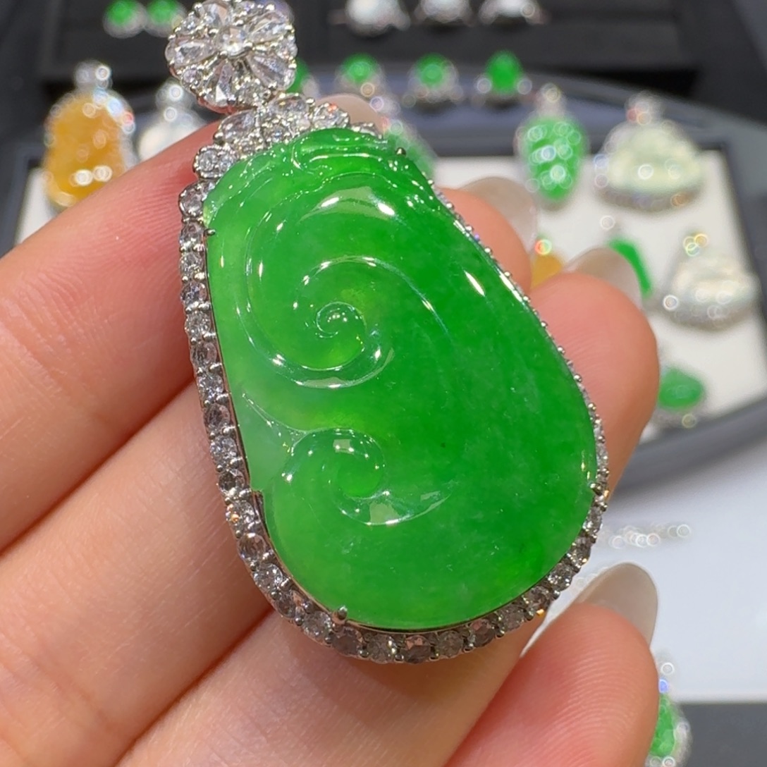 翡翠18K金镶嵌颈饰收到货48小时鉴赏期