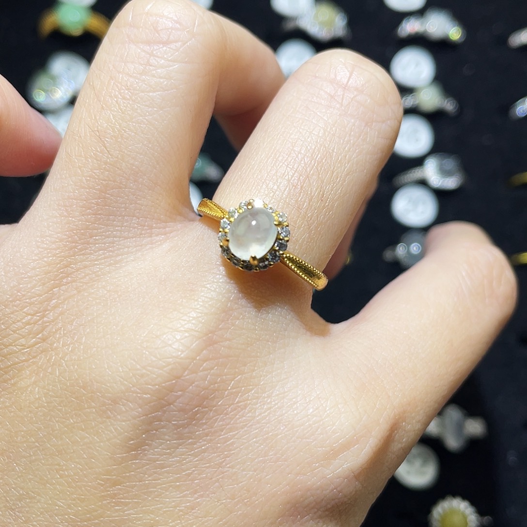 翡翠未镶嵌戒指戒指