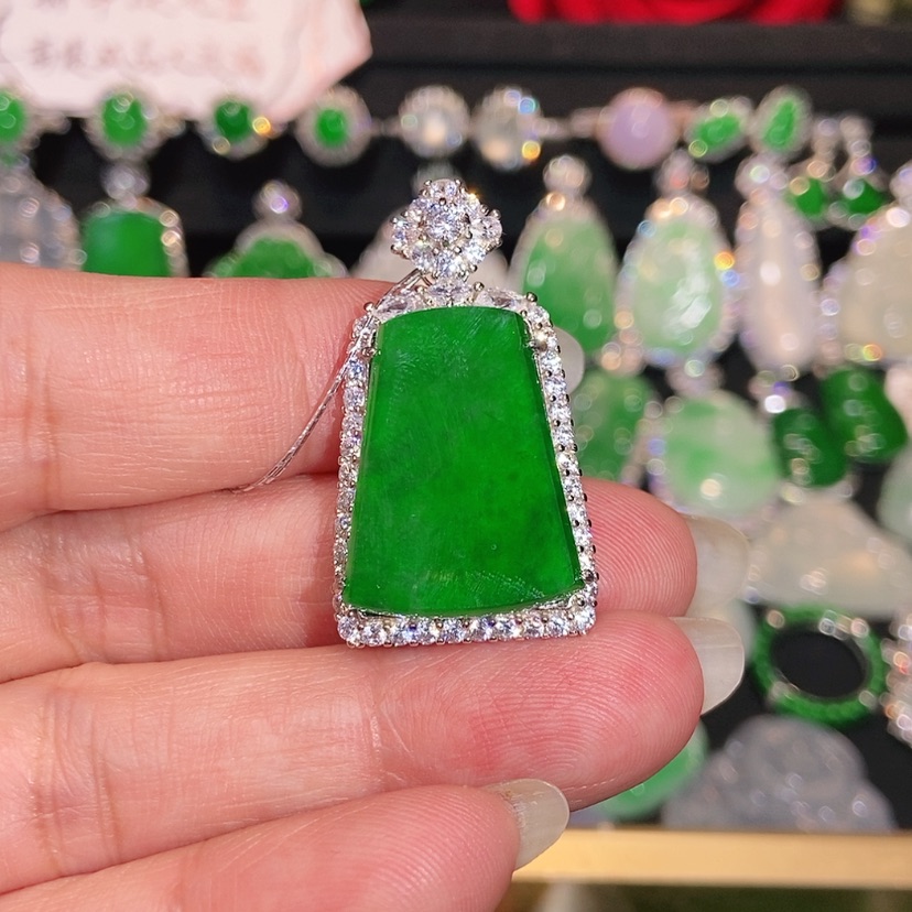 【闪购商品】颈饰未镶嵌翡翠天然翡翠