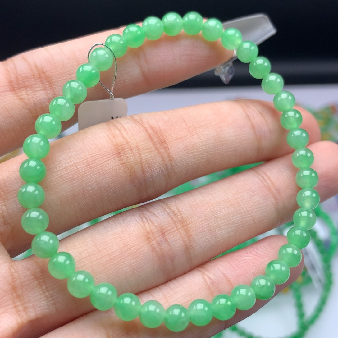 翡翠手链未镶嵌卡