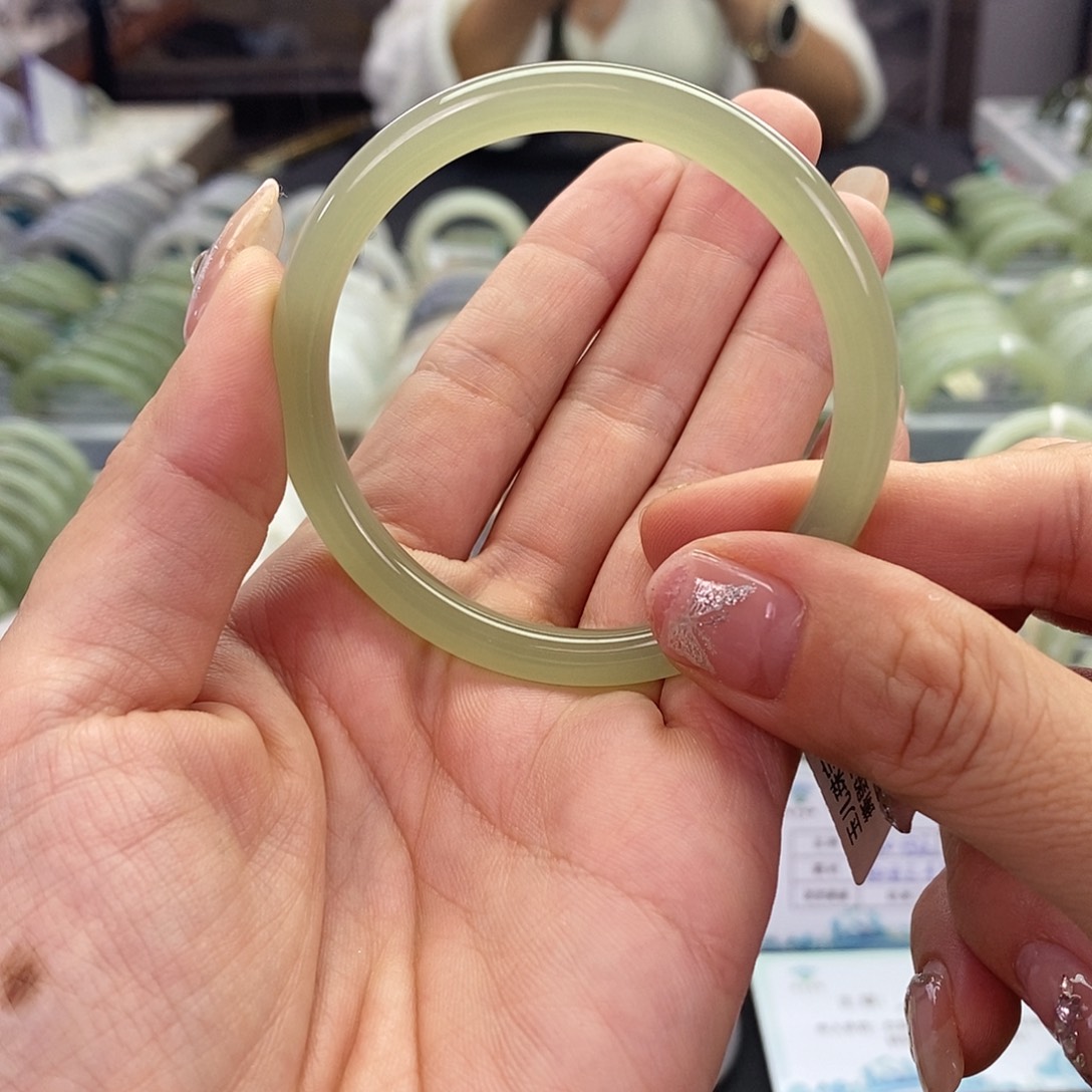 夏****和田玉未镶嵌珠宝奇石53