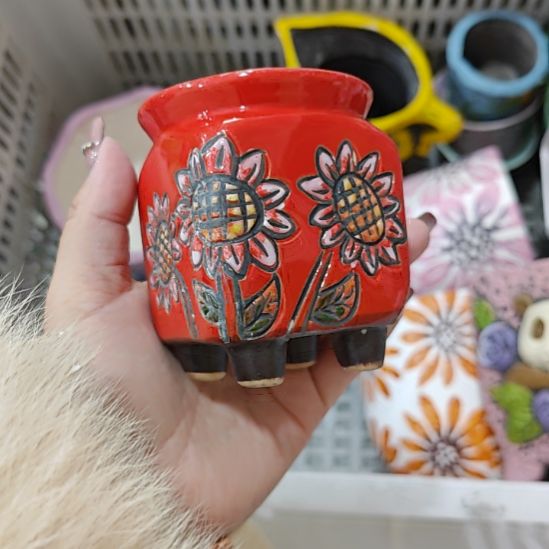 当场凑满15发货，不凑不发，花盆盆口不方不圆有针孔黑点矿点是正常