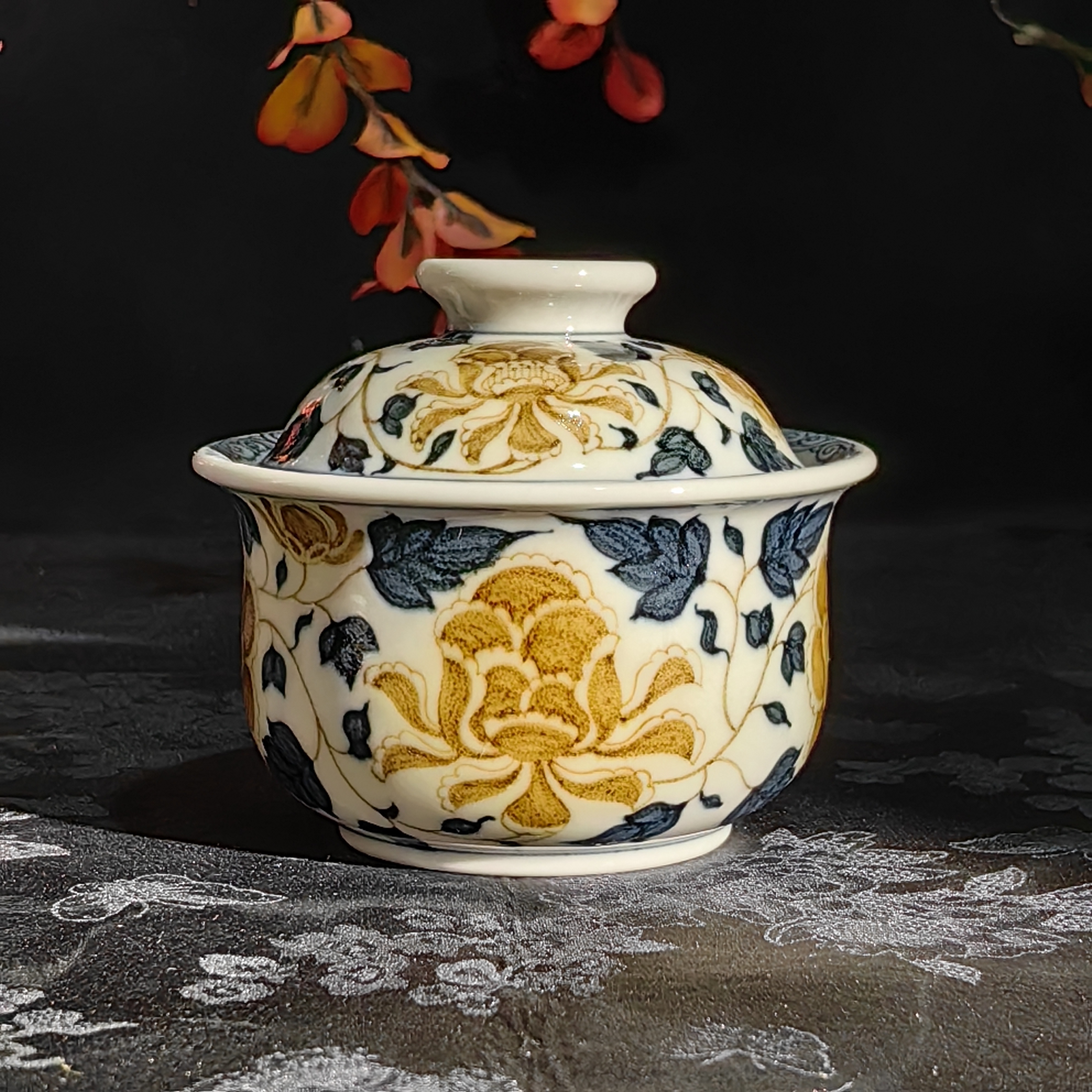 立勤堂 釉里金牡丹布袋盖碗 LQ533