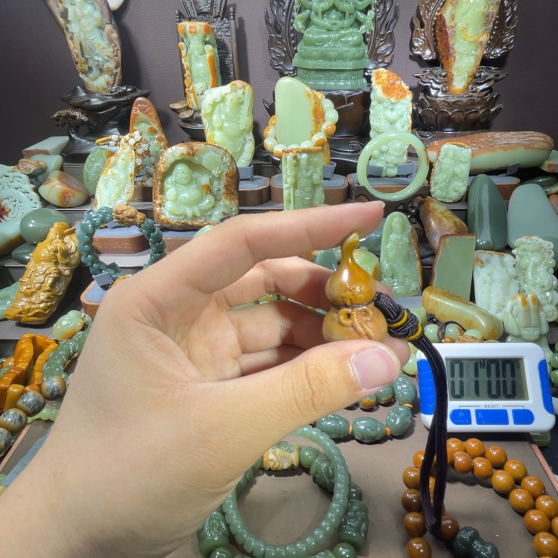 透闪石质玉手把葫芦未镶嵌