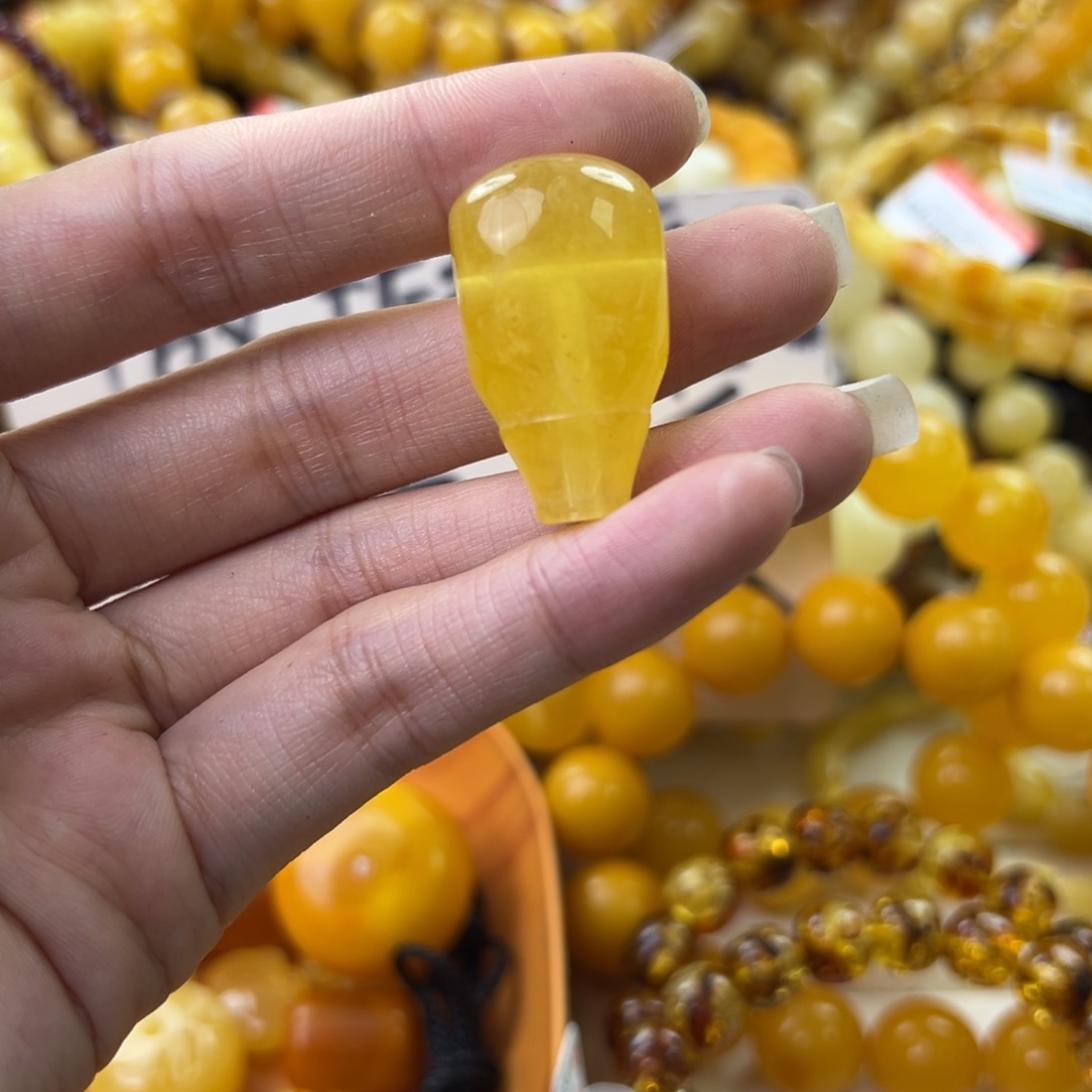 琥珀珠宝奇石未镶嵌