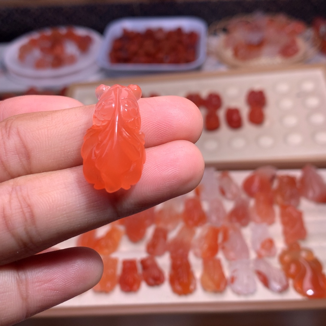 羊***羊南红玛瑙未镶嵌珠宝半成品金鱼3