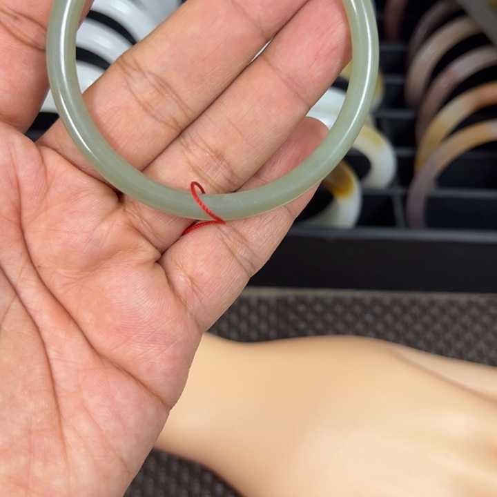 和田玉（青白玉）未镶嵌手镯