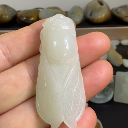 颈饰未镶嵌和田玉（白玉）