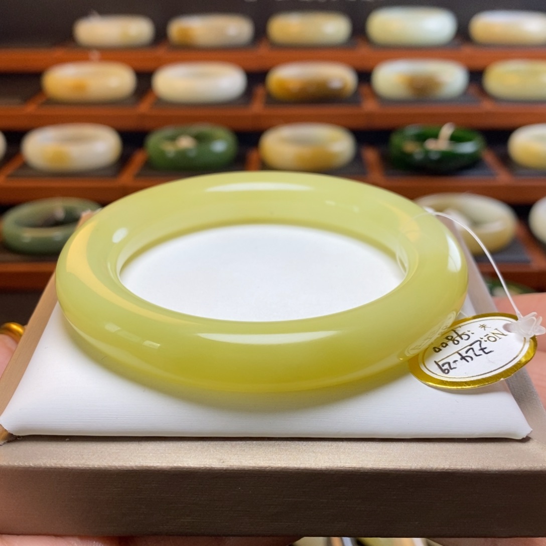 和田玉未镶嵌手镯58圈