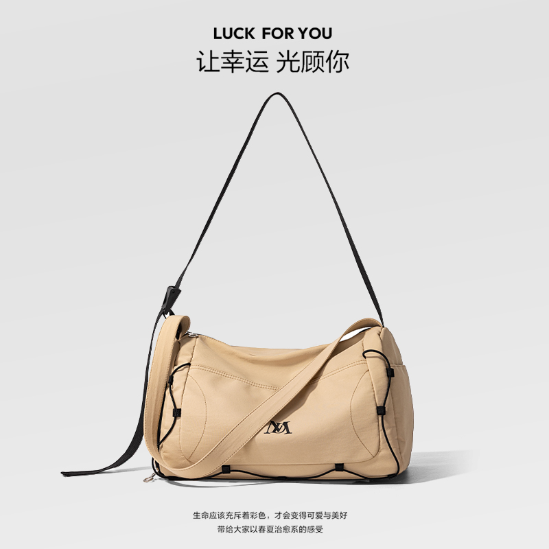 单肩日系风健身瑜伽包潮流休闲托特包大容量外出运动拉链斜挎包