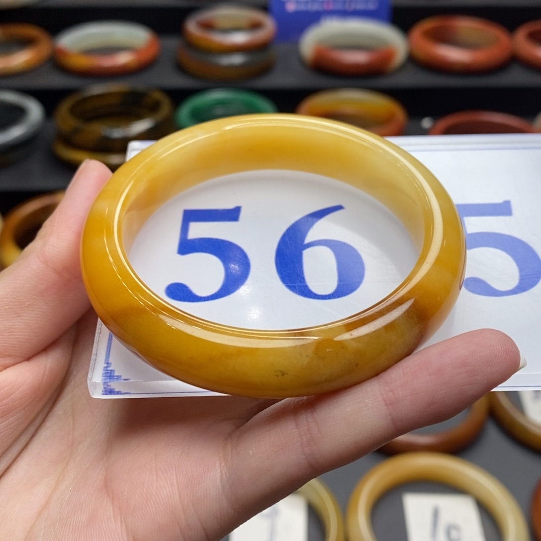 石英质玉（黄龙玉）手镯未镶嵌