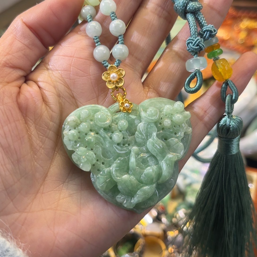 翡翠颈饰未镶嵌待编款