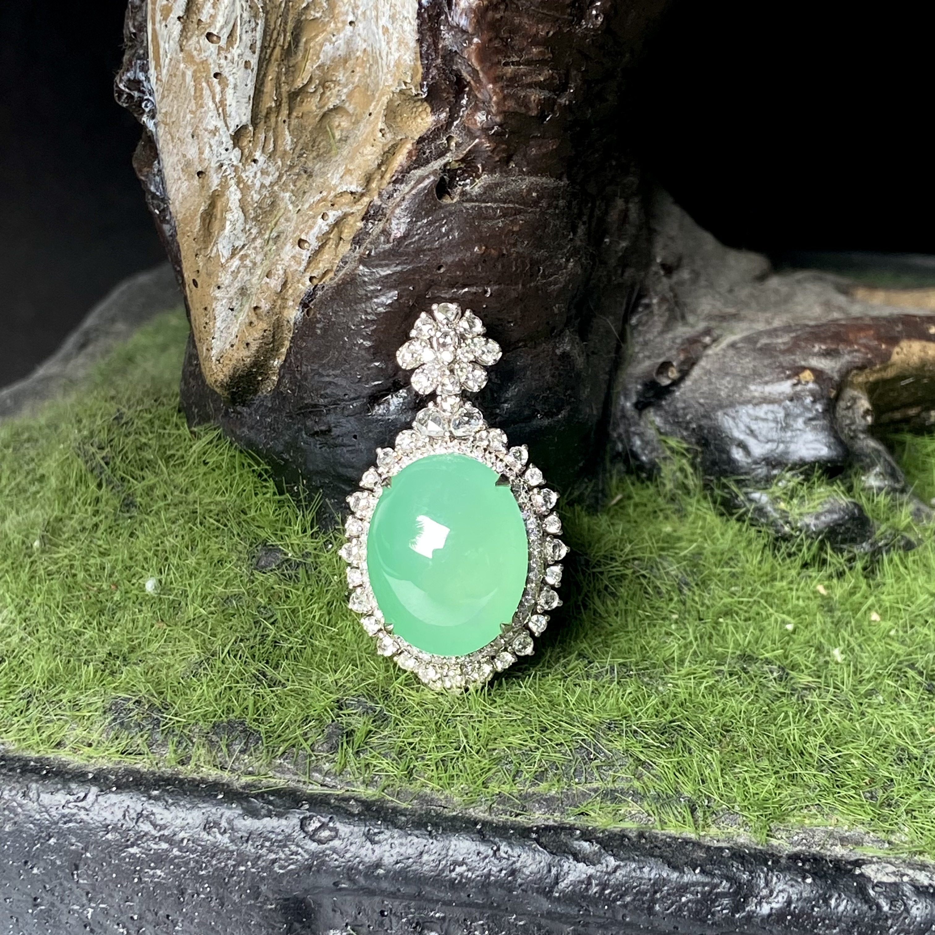 闲惠防拍天然A货翡翠吊坠