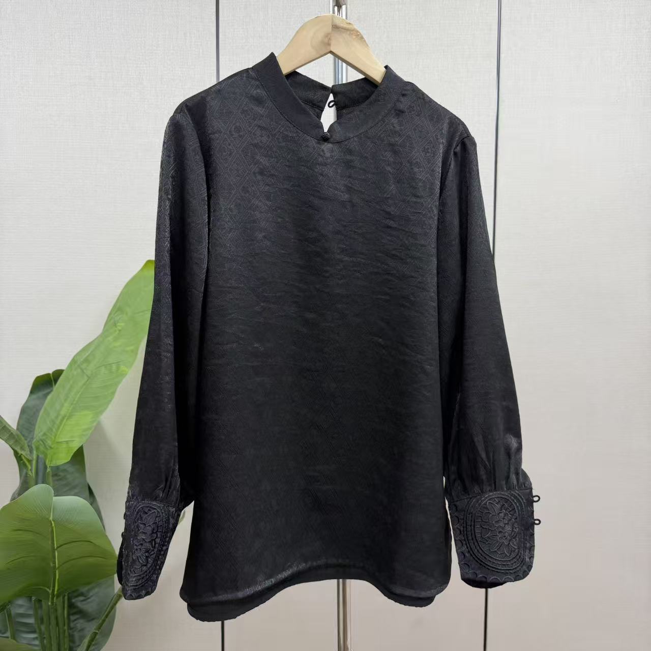 枕纱 新款小立领刺绣新中式设计款提花女款衬衫S3814